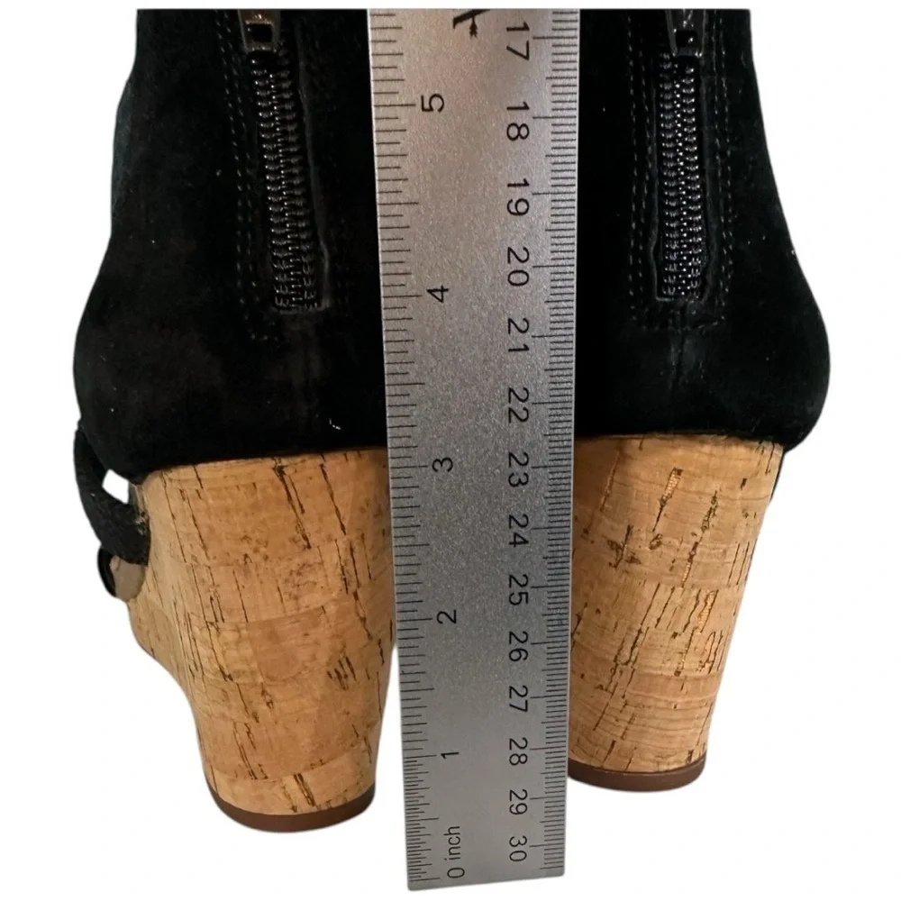 Chic Black Wedge Sandals size 8.5